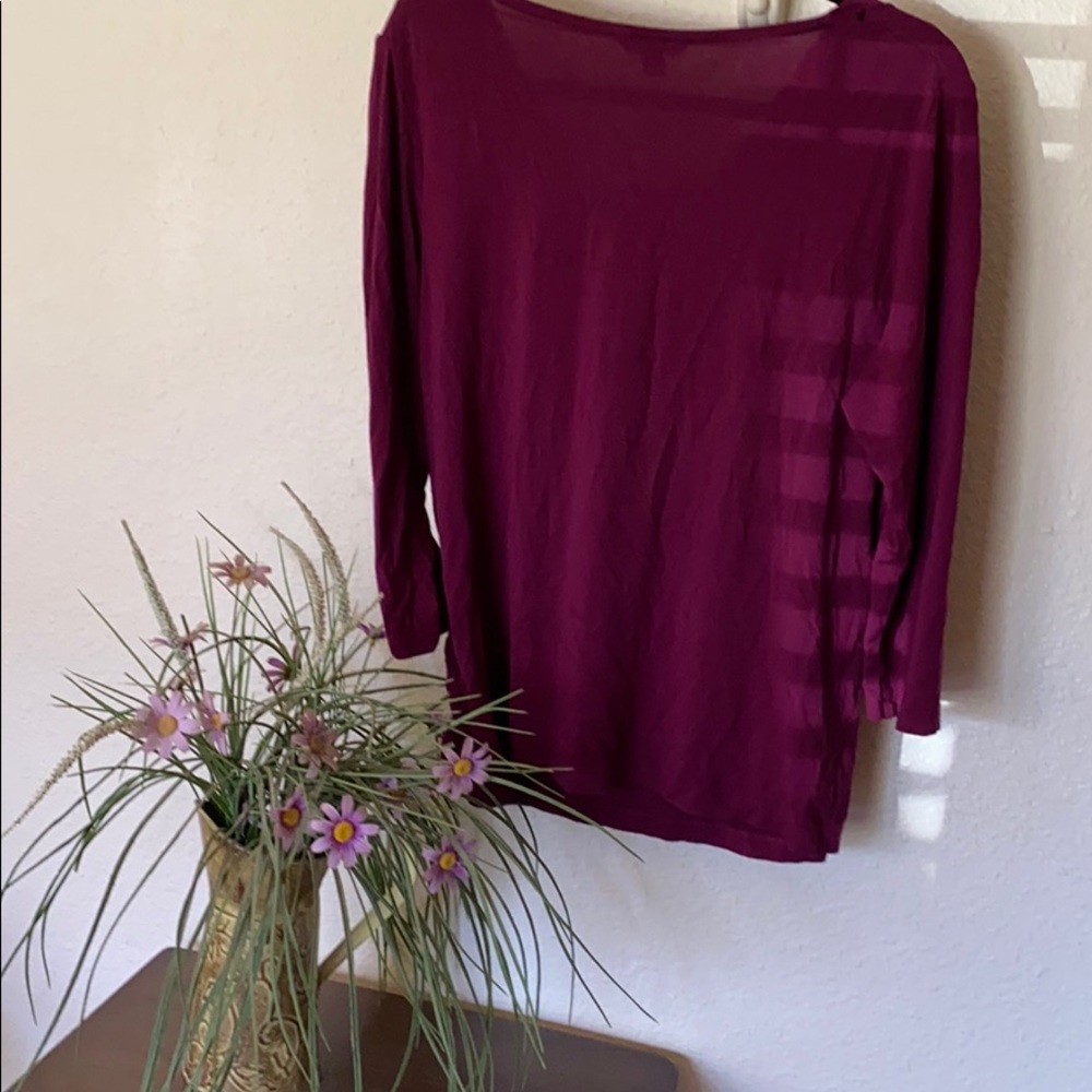 Large top👚 - Picture 2 of 3